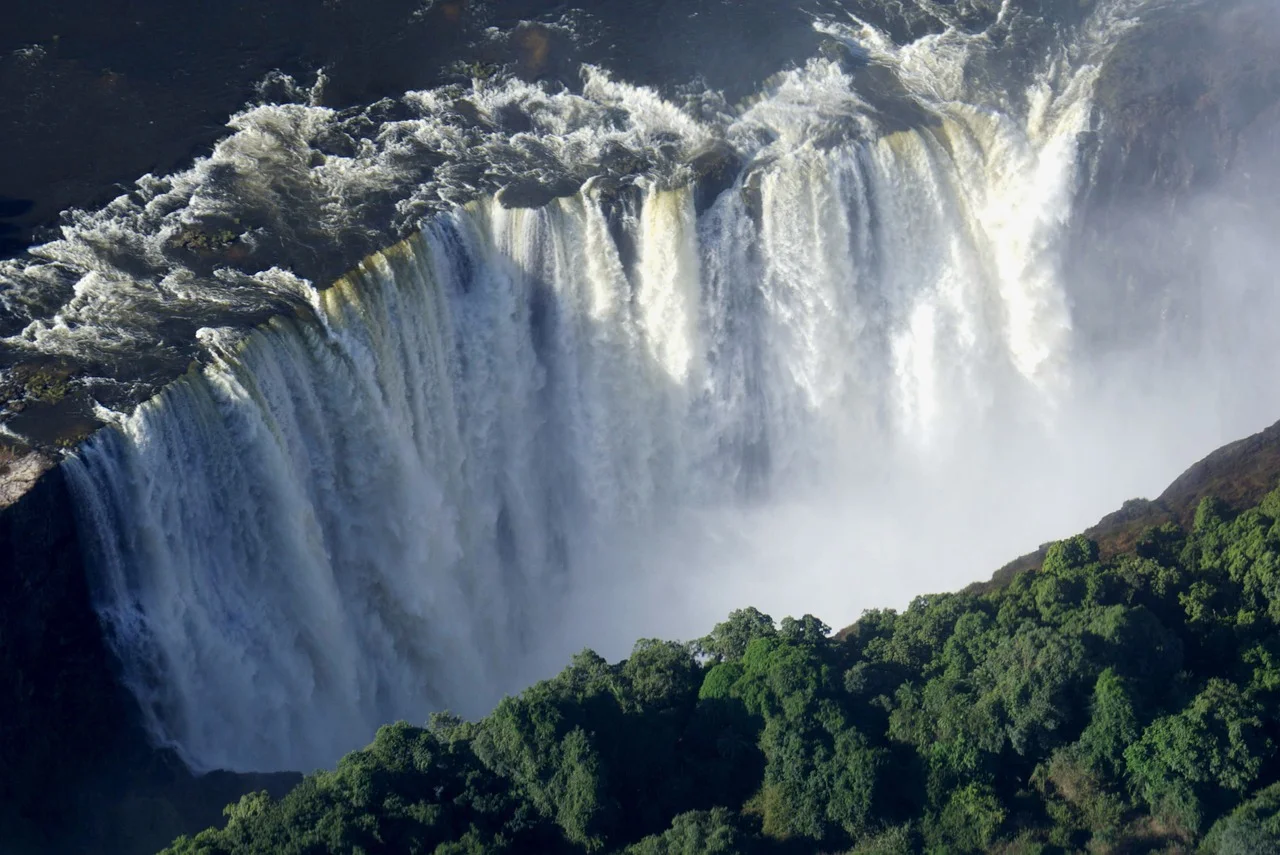 Best Places in Zimbabwe – Top Attractions, National Parks, Cities & Natural Wonders